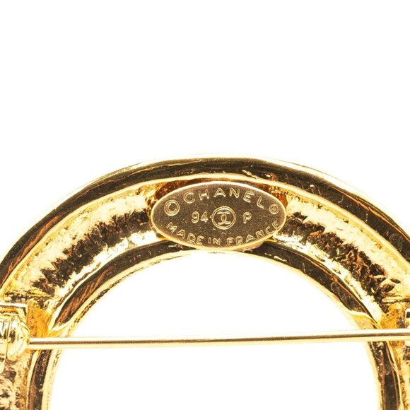 CHANEL Vintage Gold Logo Brooch - Picture 4 of 5